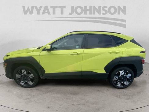 Used 2024 Hyundai Kona SEL AWD/4WD image 3