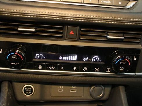 Used 2021 Nissan Rogue S image 24