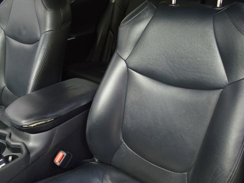 Used 2020 Toyota RAV4 LE image 27