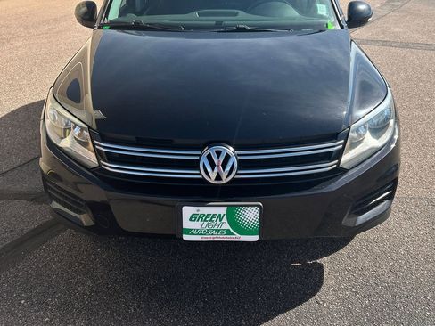 Used 2017 Volkswagen Tiguan S image 17
