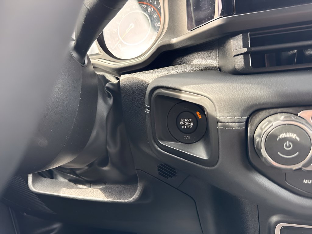 Used 2026 Jeep Wrangler Unlimited Sahara AWD/4WD image 17