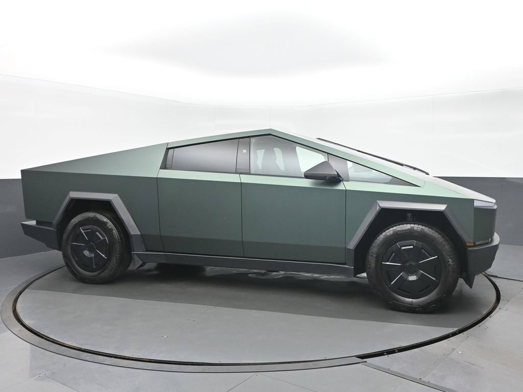 Used 2024 Tesla Cybertruck AWD Crew Cab image 2