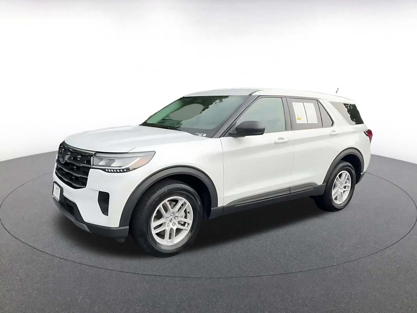Used 2026 Ford Explorer Active AWD/4WD image 7