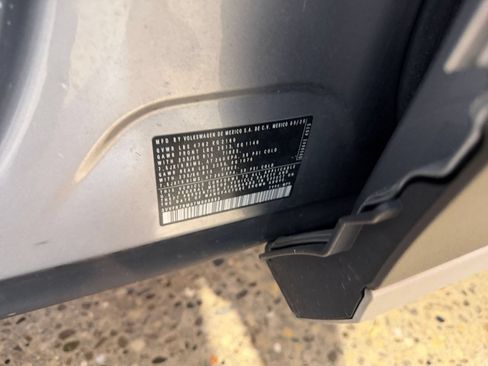 Used 2026 Volkswagen Tiguan SE FWD image 31