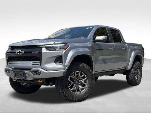 Used 2024 Chevrolet Colorado ZR2 w/ ZR2 Bison Edition AWD/4WD image 3