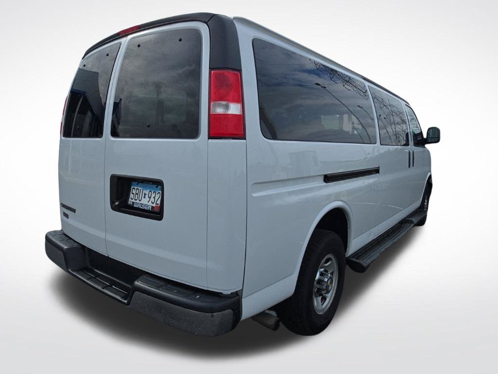 Used 2020 Chevrolet Express 3500 LT w/ LT Preferred Equipment Group RWD image 3