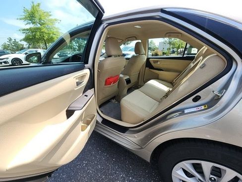 Used 2015 Toyota Camry LE FWD image 23