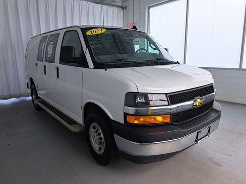 Used 2024 Chevrolet Express 2500 w/ Driver Convenience Package RWD image 4
