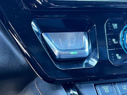 Used 2025 GMC Sierra 2500 AT4 image 30