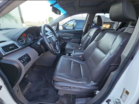 Used 2013 Honda Odyssey Touring image 7