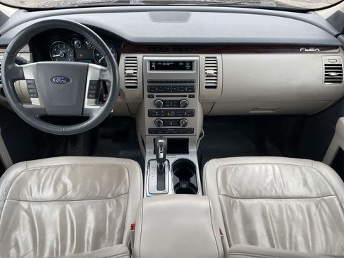 Used 2009 Ford Flex SEL image 22