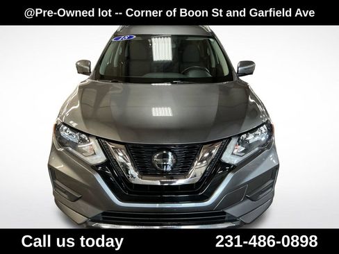 Used 2018 Nissan Rogue SV w/ Premium Package AWD/4WD image 8