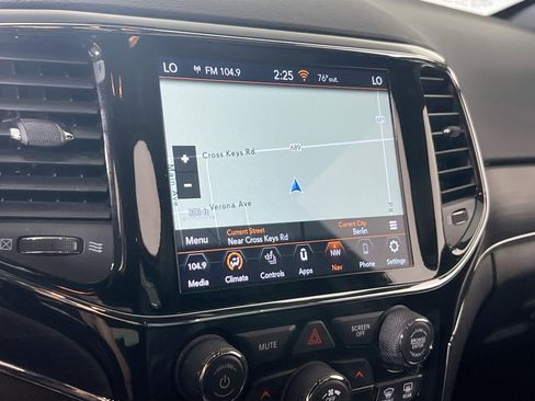 Used 2022 Jeep Grand Cherokee Limited image 13