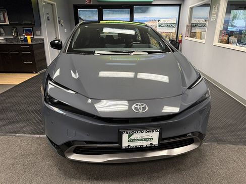 Used 2024 Toyota Prius Limited image 4