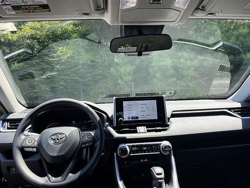 Certified 2024 Toyota RAV4 XLE AWD/4WD image 19