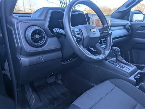Used 2023 Chevrolet Colorado W/T image 2