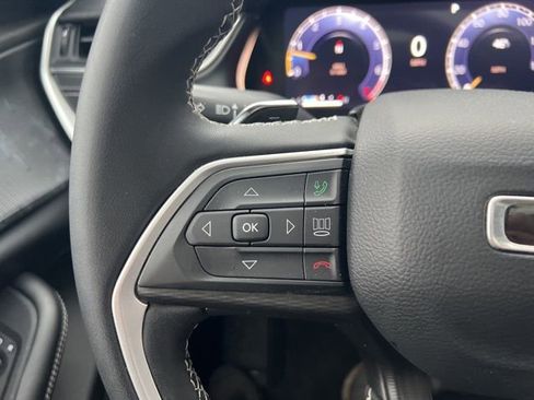 Used 2023 Jeep Grand Cherokee L Laredo w/ Trailer Tow Group (B) image 9