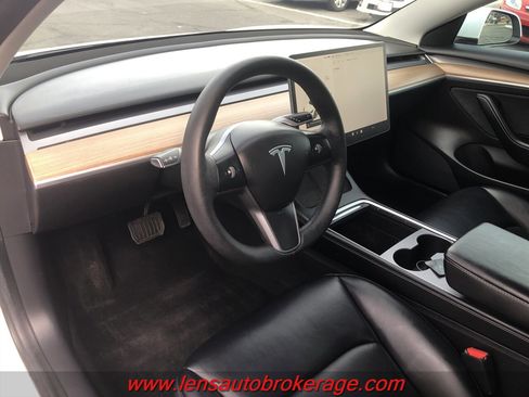Used 2021 Tesla Model 3 Standard Range Plus image 10