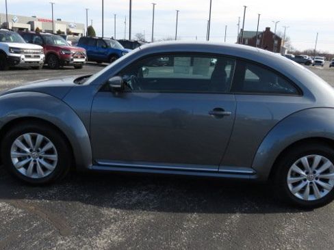 Used 2019 Volkswagen Beetle 2.0T S image 13