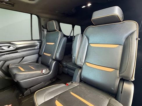 Used 2023 GMC Yukon XL AT4 w/ AT4 Premium Plus Package AWD/4WD image 31