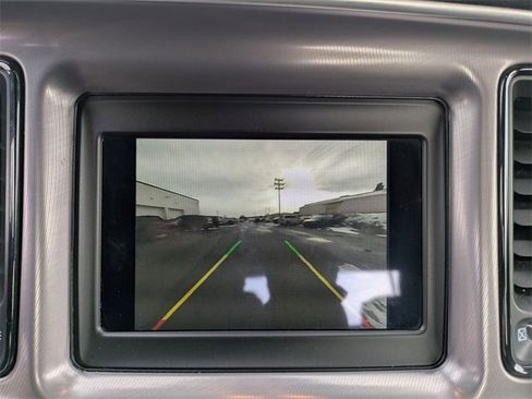 Used 2022 Dodge Challenger SXT w/ Driver Convenience Group image 14