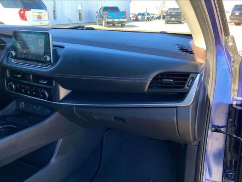 Used 2021 Nissan Rogue S image 18