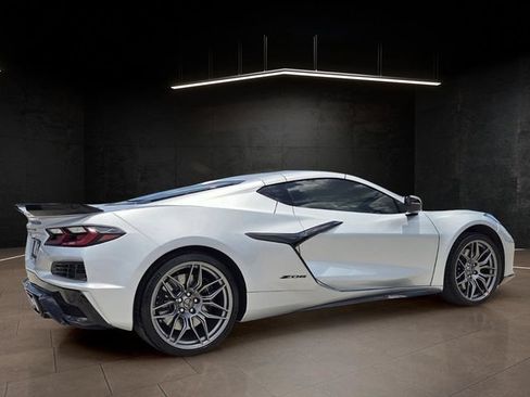 Used 2026 Chevrolet Corvette Z06 RWD image 7