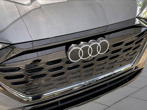 Used 2024 Audi Q8 e-tron Premium Plus w/ Premium Plus Package AWD/4WD image 28