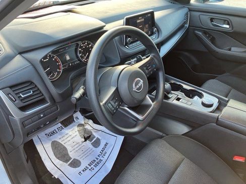 Used 2024 Nissan Rogue SV image 14