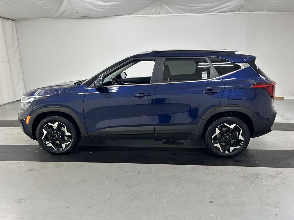 Used 2024 Kia Seltos EX AWD/4WD image 6