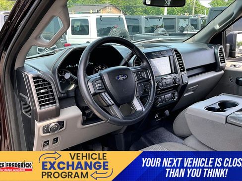 Used 2018 Ford F150 XLT w/ Equipment Group 302A Luxury AWD/4WD image 11