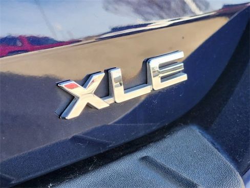 Used 2023 Toyota Highlander XLE image 7