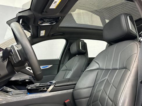 Certified 2023 BMW 760i xDrive image 15