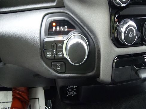 Certified 2025 RAM 1500 Tradesman w/ Night Edition image 21