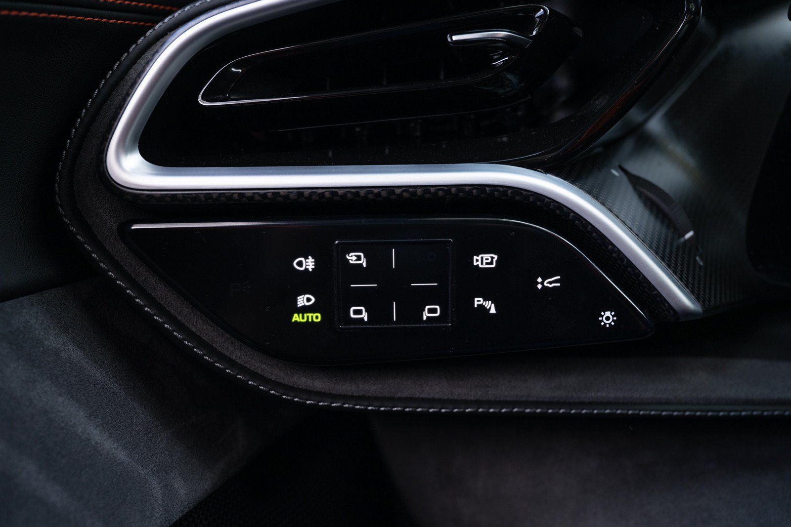 Used 2025 Ferrari 296 GTS RWD image 36