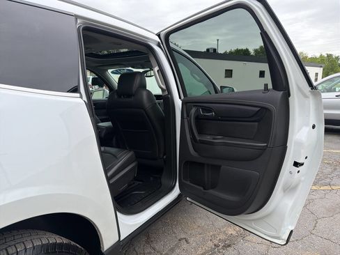Used 2017 Chevrolet Traverse LT FWD image 38