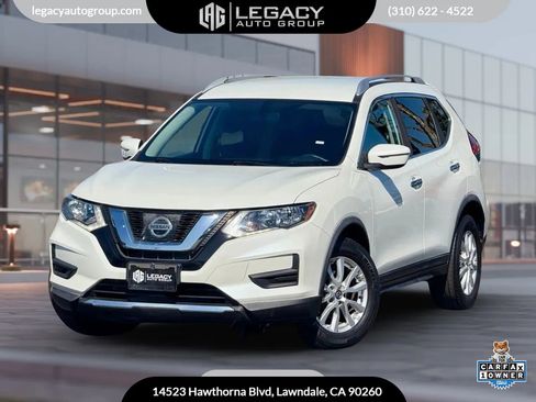 Used 2017 Nissan Rogue SV image 1