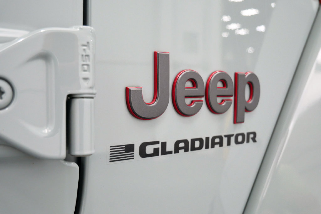 Used 2023 Jeep Gladiator Rubicon w/ LED Lighting Group AWD/4WD image 10