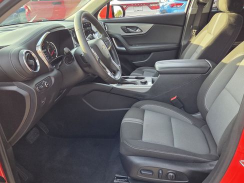 Certified 2025 Chevrolet Blazer LT FWD image 12