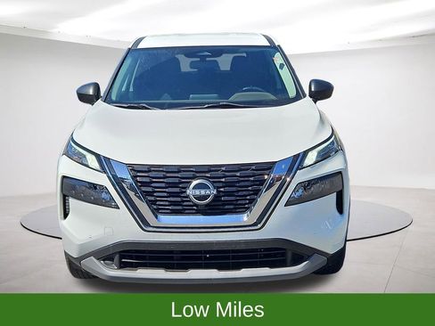 Used 2023 Nissan Rogue S image 2