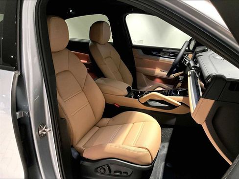 New 2026 Porsche Cayenne Coupe image 19