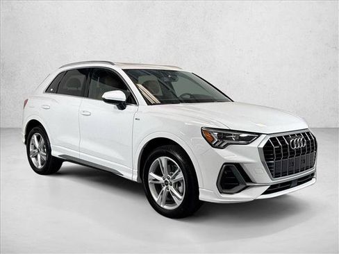Used 2024 Audi Q3 2.0T Premium Plus AWD/4WD image 3