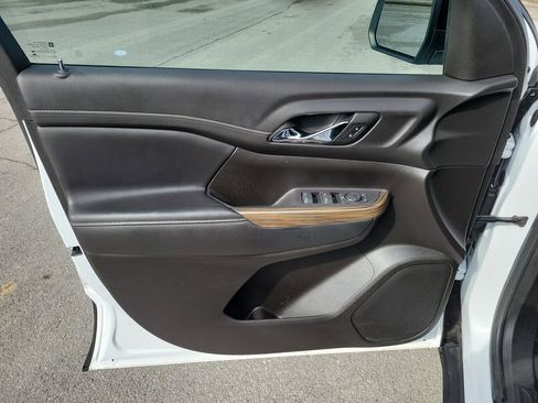 Used 2022 GMC Acadia SLE image 26