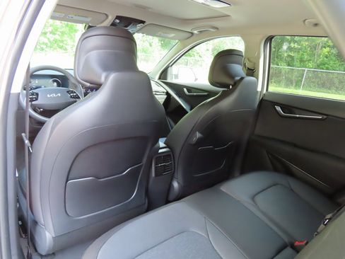 New 2024 Kia Niro Wave image 25