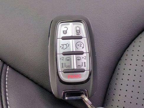 New 2026 Chrysler Pacifica Select FWD image 37