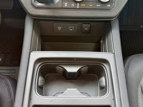 Used 2024 Land Rover Defender 130 Outbound image 18