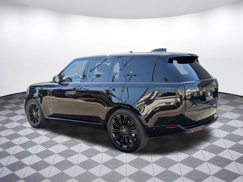 Used 2023 Land Rover Range Rover SE AWD/4WD image 3