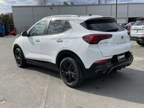 Used 2024 Buick Encore GX Sport Touring image 5