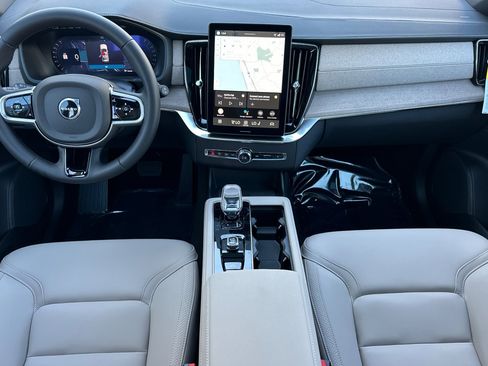 New 2026 Volvo XC90 B6 Core image 11