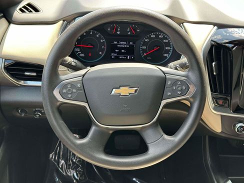 Used 2023 Chevrolet Traverse LS AWD/4WD image 12